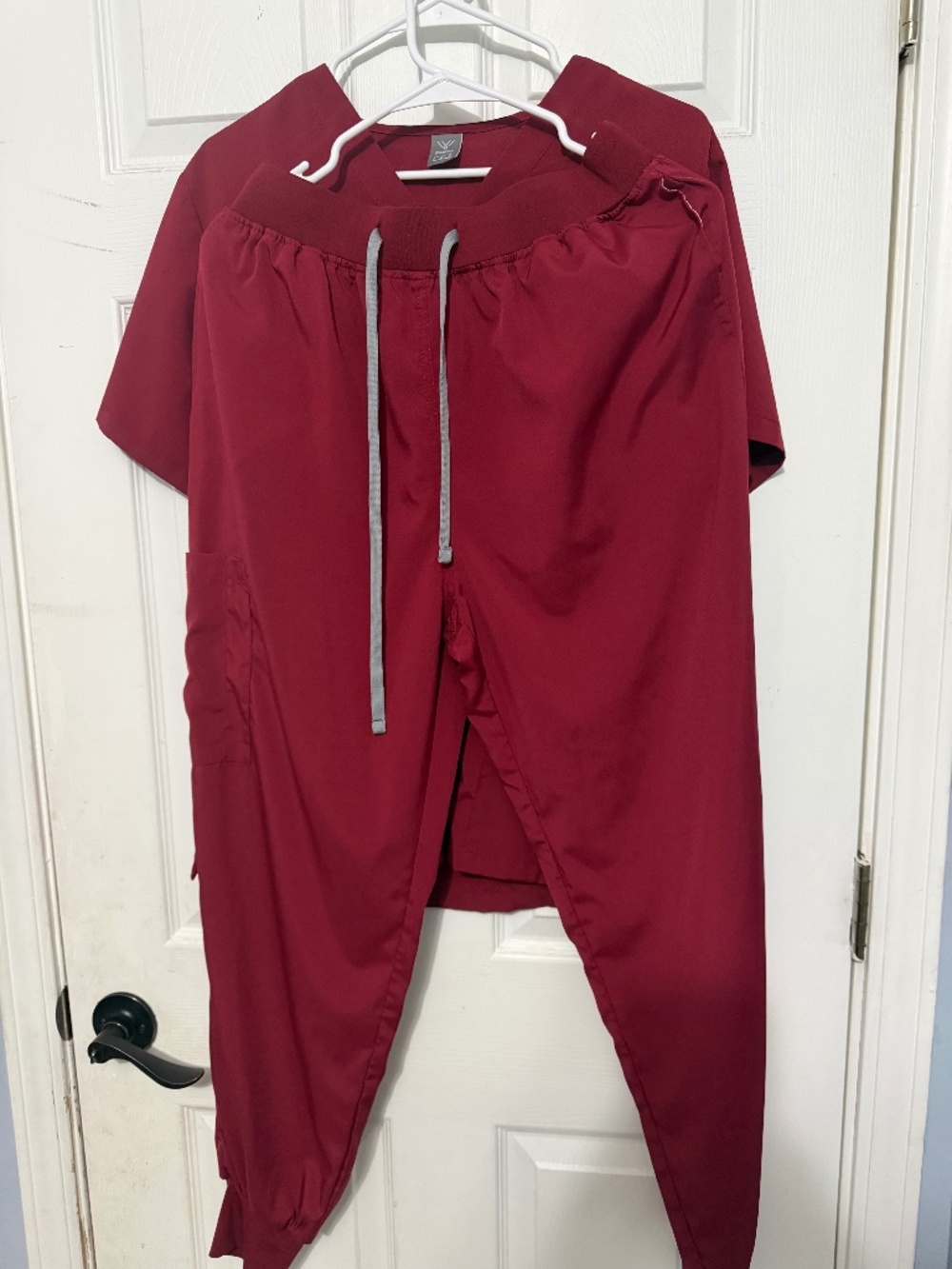 Scrubs Set - Picture 2 of 4